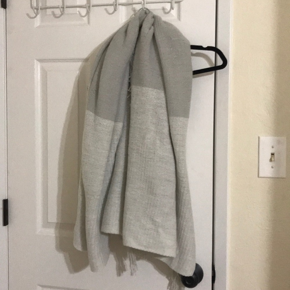 Mark Graham / Williams Sonoma Blanket /Scarf